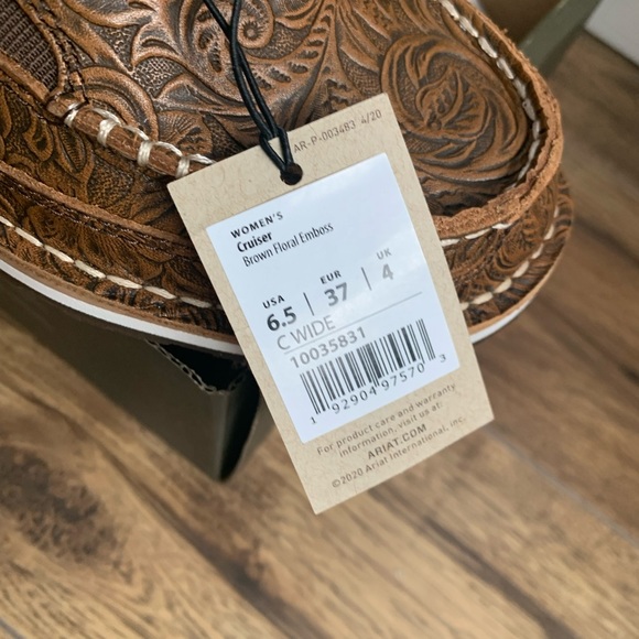 Ariat Cruiser shoes size 6.5 - Picture 2 of 4